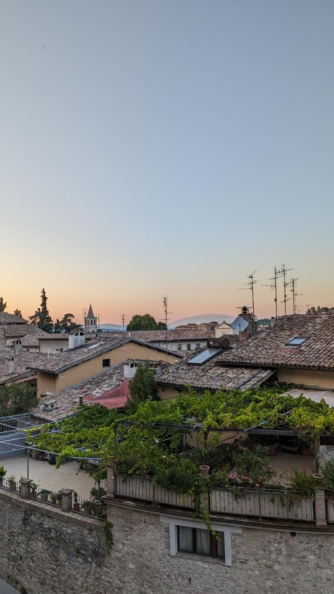 Lizium Spoleto Apartment Bagian luar foto
